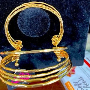 Gold bangle